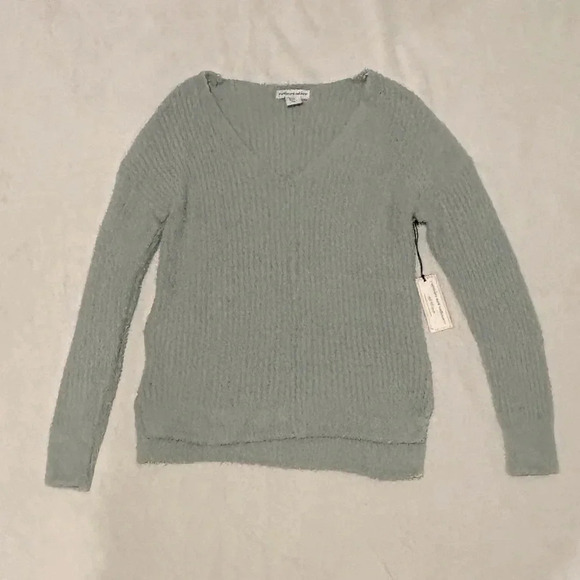 Cupcakes and Cashmere Sweater - Picture 5 of 11